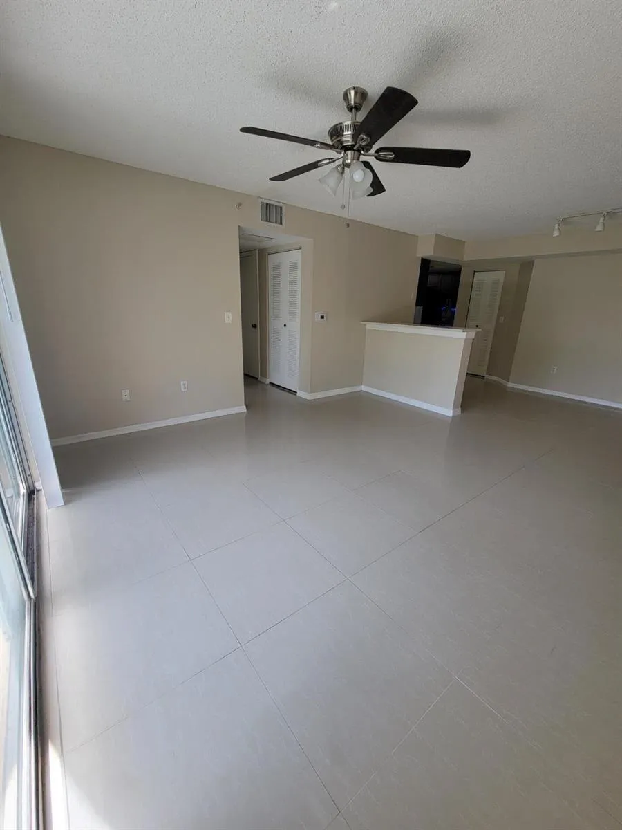 1400 Crestwood Court S #1402 Royal Palm Beach, FL 33411