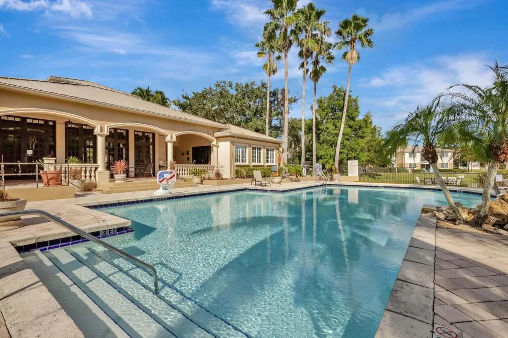 1400 Crestwood Court S #1402 Royal Palm Beach, FL 33411