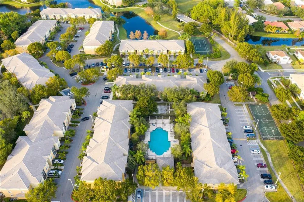 1400 Crestwood Court S #1402 Royal Palm Beach, FL 33411