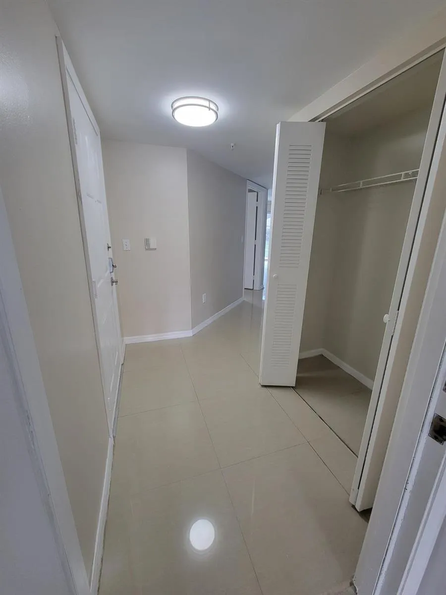 1400 Crestwood Court S #1402 Royal Palm Beach, FL 33411