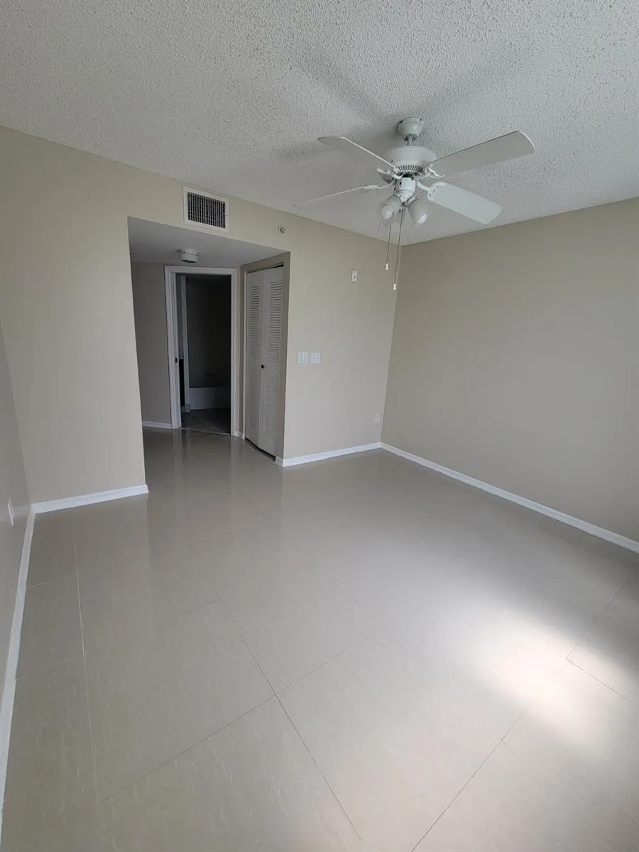 1400 Crestwood Court S #1402 Royal Palm Beach, FL 33411