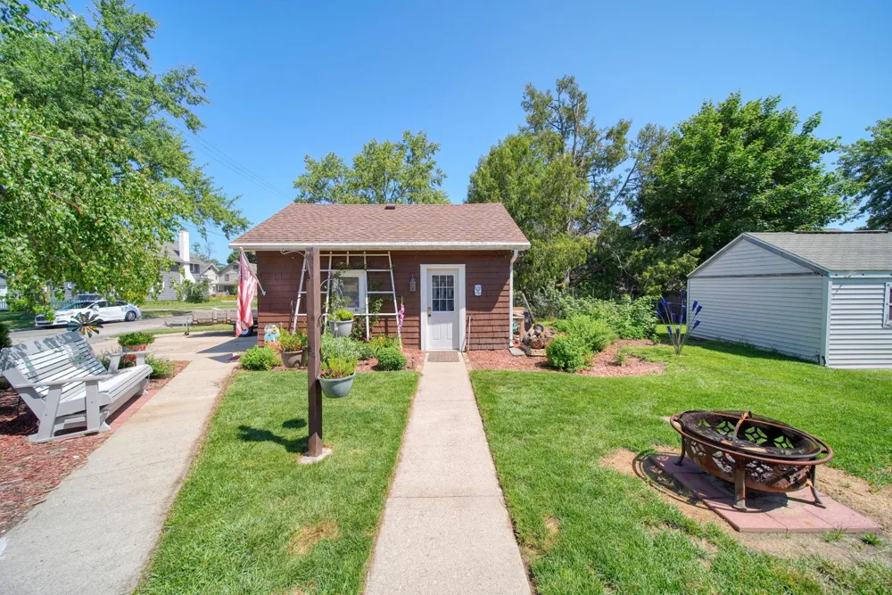 516 Harwood Street Jackson City, MI 49203