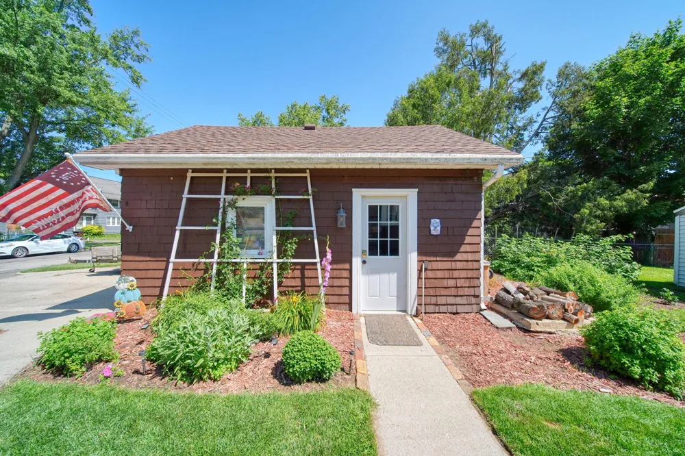 516 Harwood Street Jackson City, MI 49203