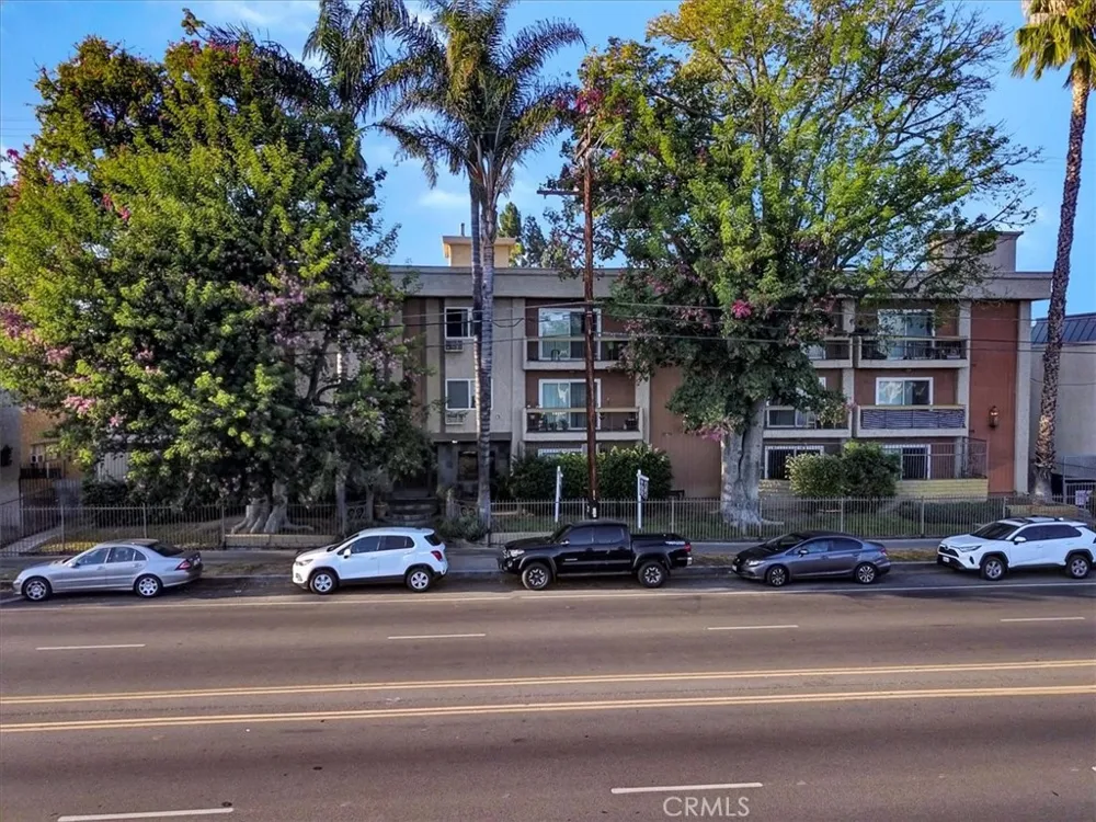 20327 Saticoy #309 Winnetka, CA 91306