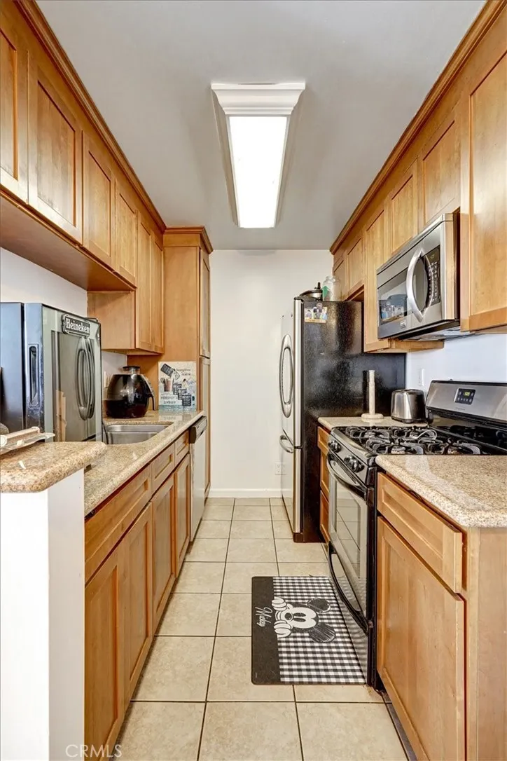 20327 Saticoy #309 Winnetka, CA 91306