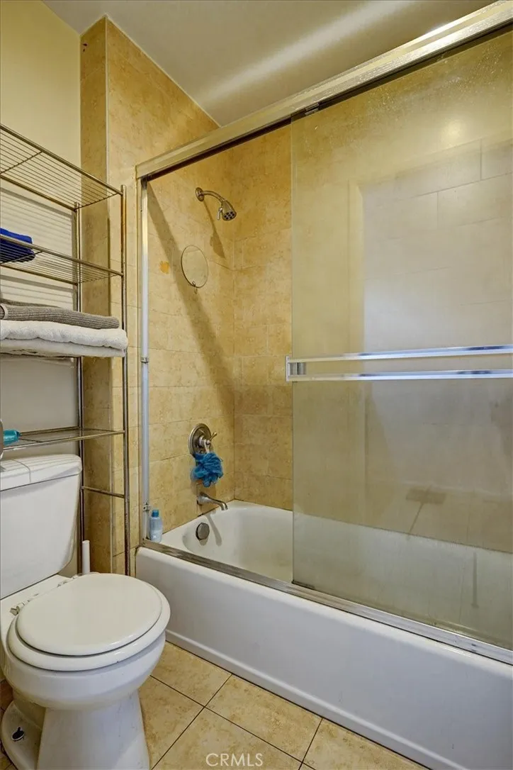 20327 Saticoy #309 Winnetka, CA 91306