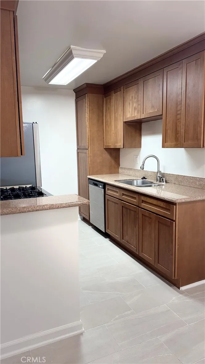 20327 Saticoy #309 Winnetka, CA 91306