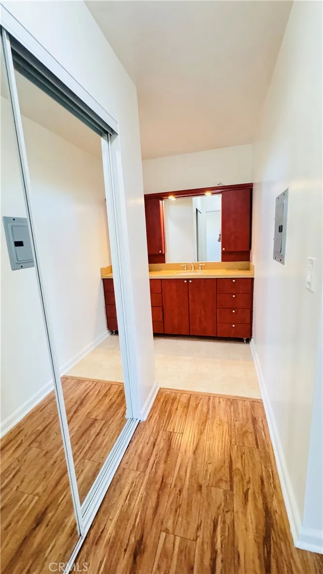 20327 Saticoy #309 Winnetka, CA 91306