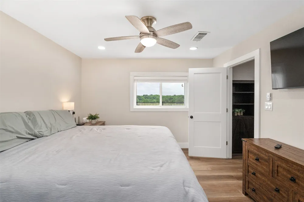 2129 HCR 3322 LOOP Hubbard, TX 76648