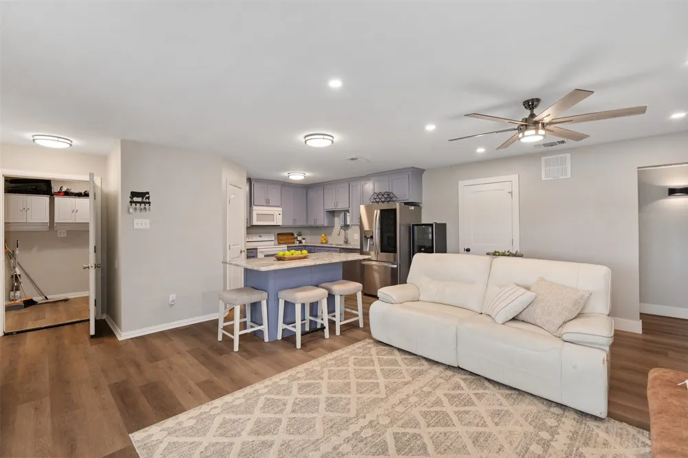 2129 HCR 3322 LOOP Hubbard, TX 76648