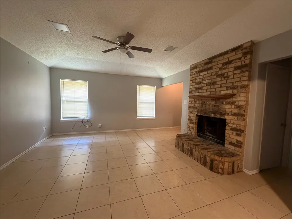 1712 San Rafael Street Fort Worth, TX 76134