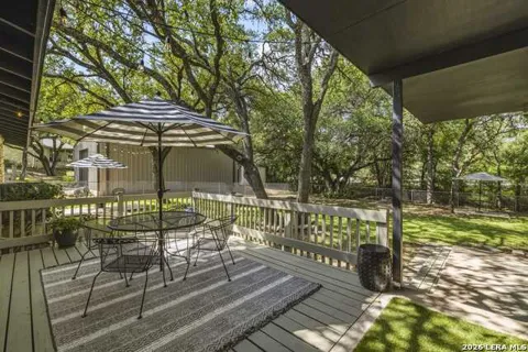 330 Yucca Dr