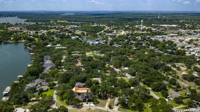 330 Yucca Dr Kingsland, TX 78639