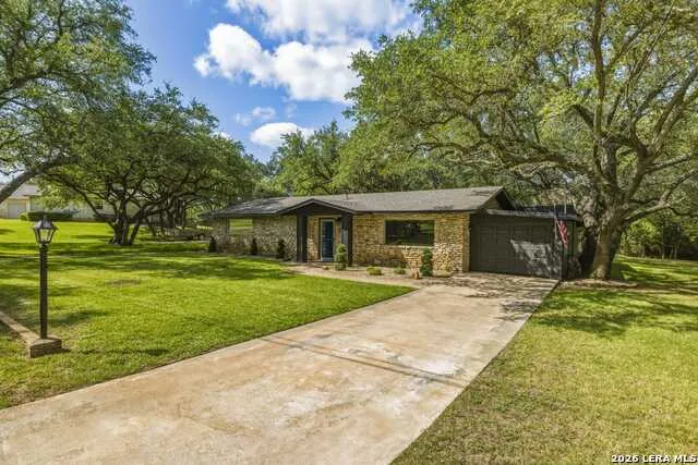 330 Yucca Dr Kingsland, TX 78639