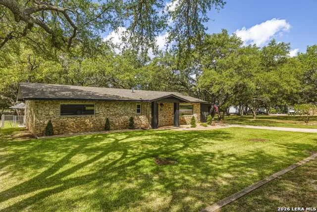 330 Yucca Dr Kingsland, TX 78639