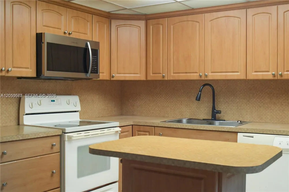 3534 NW 98th Ter #3H Sunrise, FL 33351