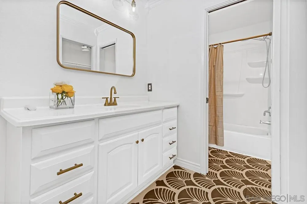 8857 Echo Dr La Mesa, CA 91941