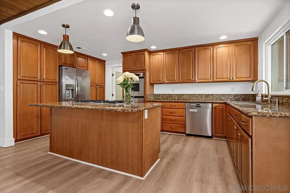 8857 Echo Dr La Mesa, CA 91941