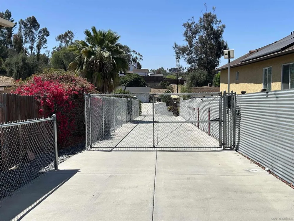 8857 Echo Dr La Mesa, CA 91941