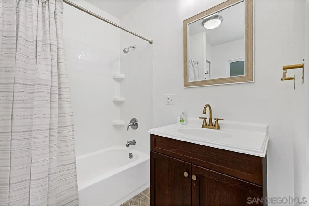 8857 Echo Dr La Mesa, CA 91941