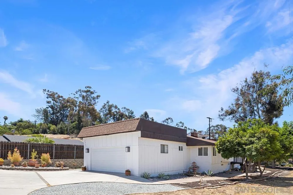 8857 Echo Dr La Mesa, CA 91941