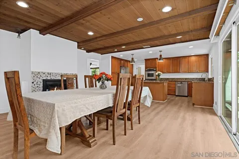 8857 Echo Dr