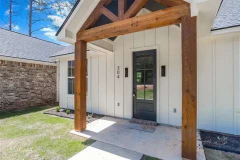 304 Lake Road