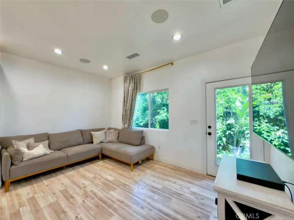 11454 Sunburst Street Lakeview Terrace, CA 91342