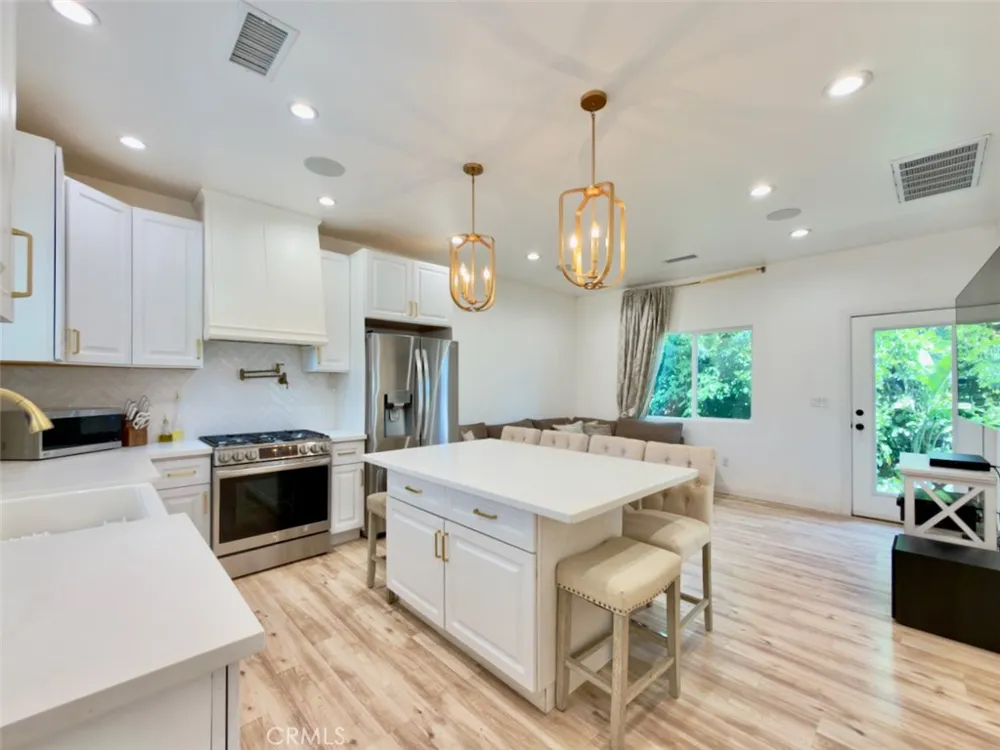 11454 Sunburst Street Lakeview Terrace, CA 91342