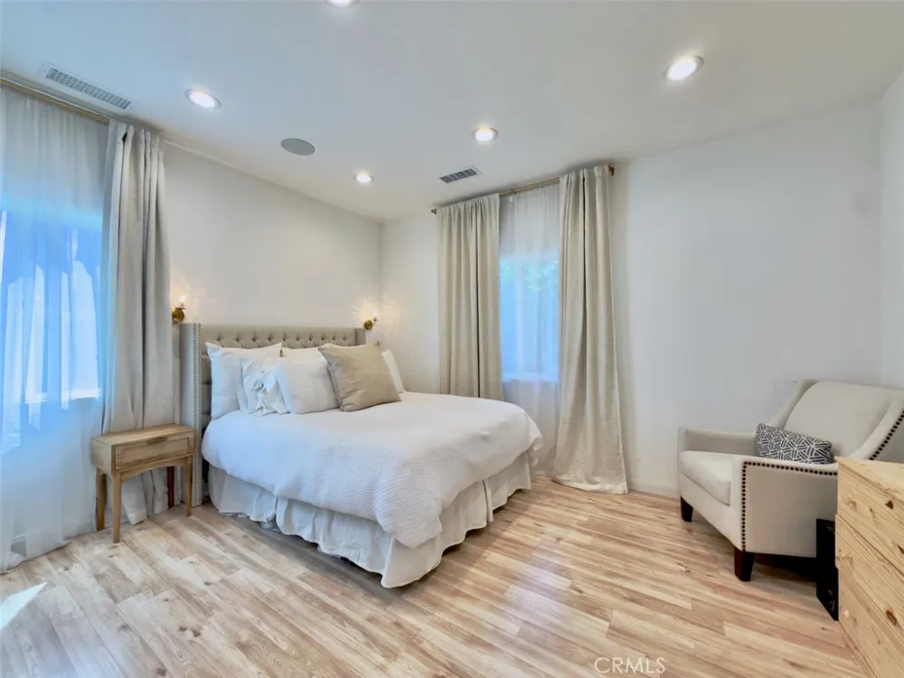 11454 Sunburst Street Lakeview Terrace, CA 91342