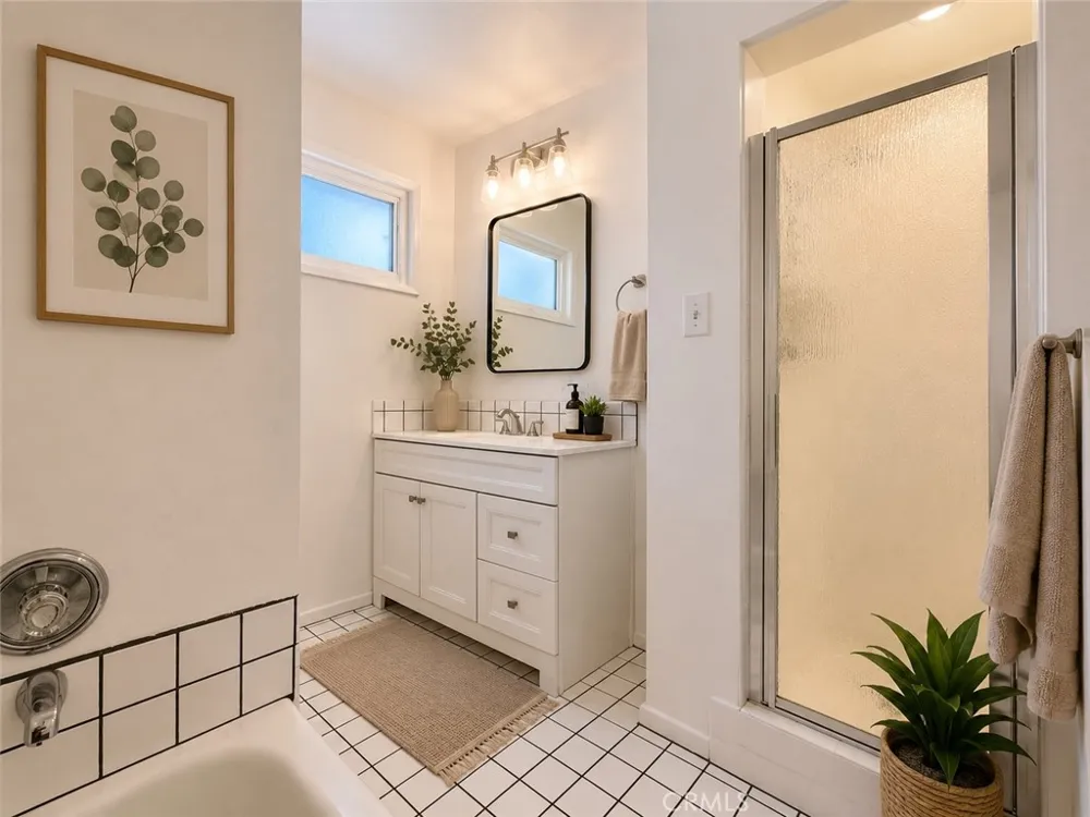 44137 Fern Lancaster, CA 93534