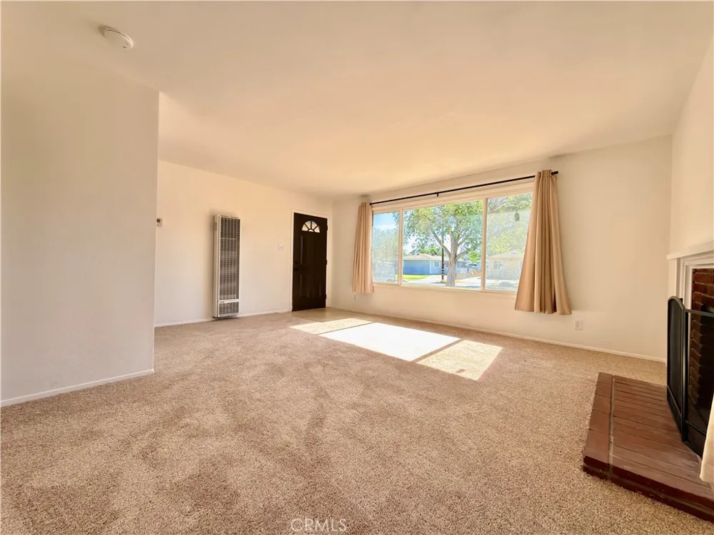 44137 Fern Lancaster, CA 93534