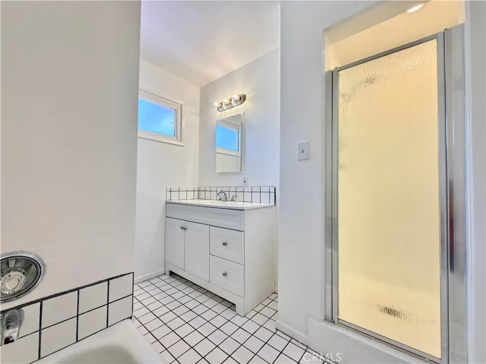 44137 Fern Lancaster, CA 93534