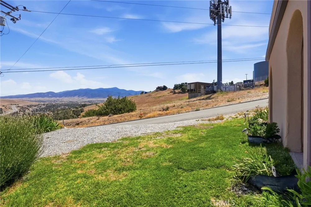 19701 Dovetail Tehachapi, CA 93561