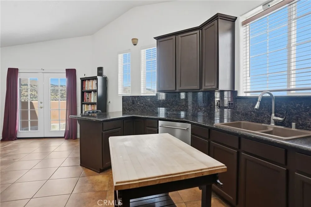 19701 Dovetail Tehachapi, CA 93561