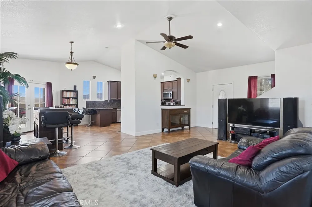 19701 Dovetail Tehachapi, CA 93561