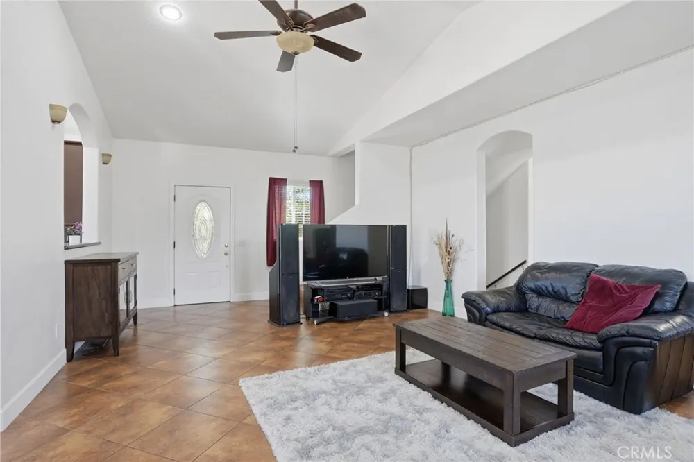 19701 Dovetail Tehachapi, CA 93561