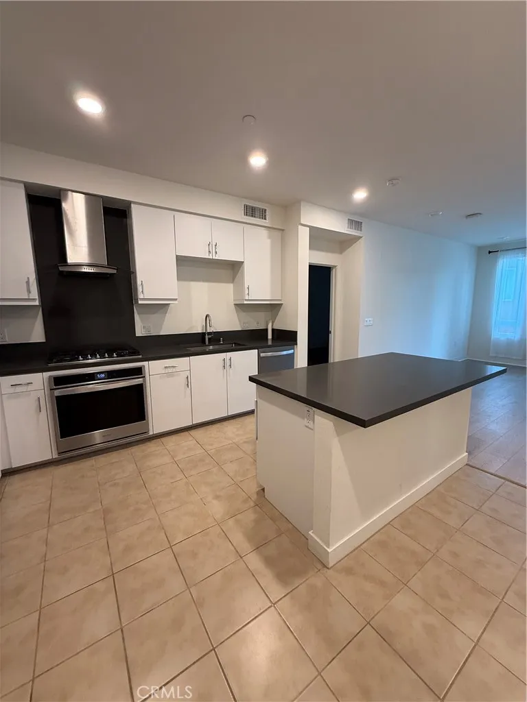 1418 Nolita Irvine, CA 92612