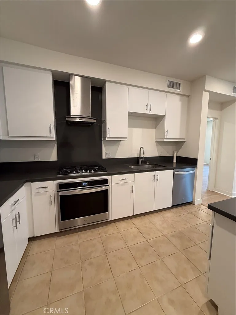 1418 Nolita Irvine, CA 92612
