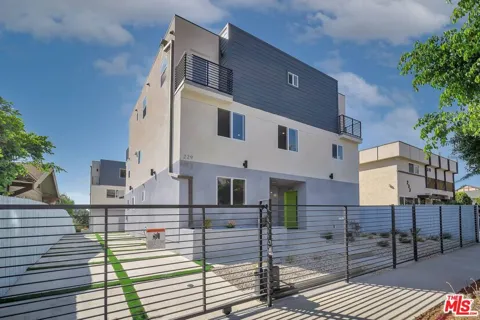 227 Park View Street #1/2