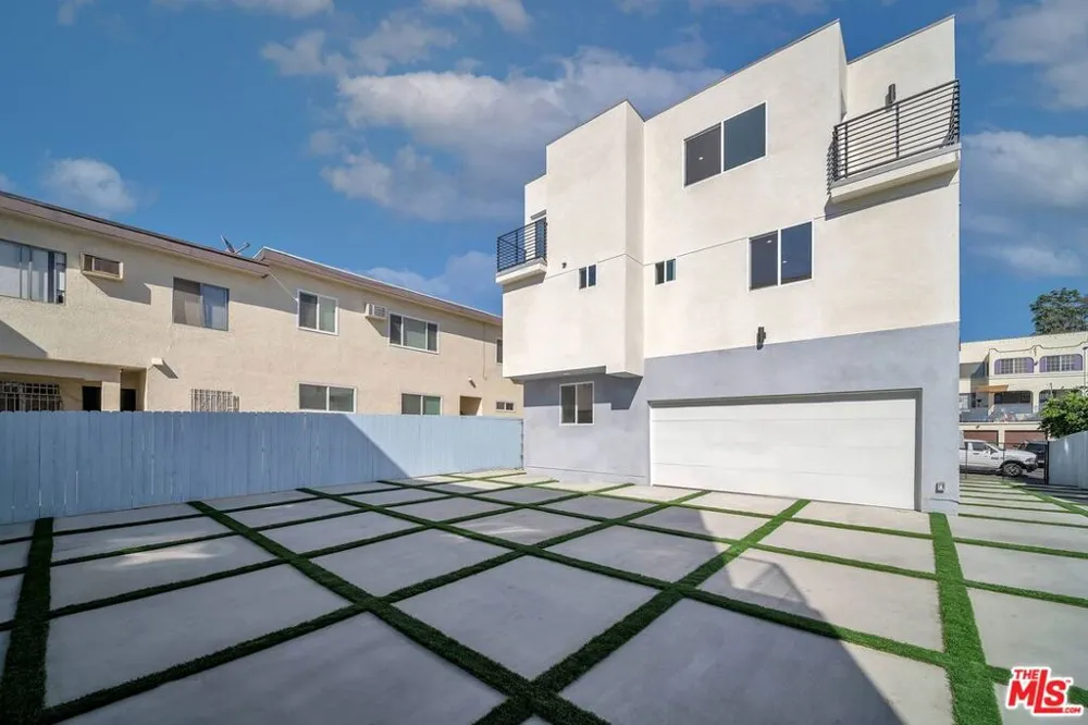 227 Park View Street #1/2 Los Angeles, CA 90026