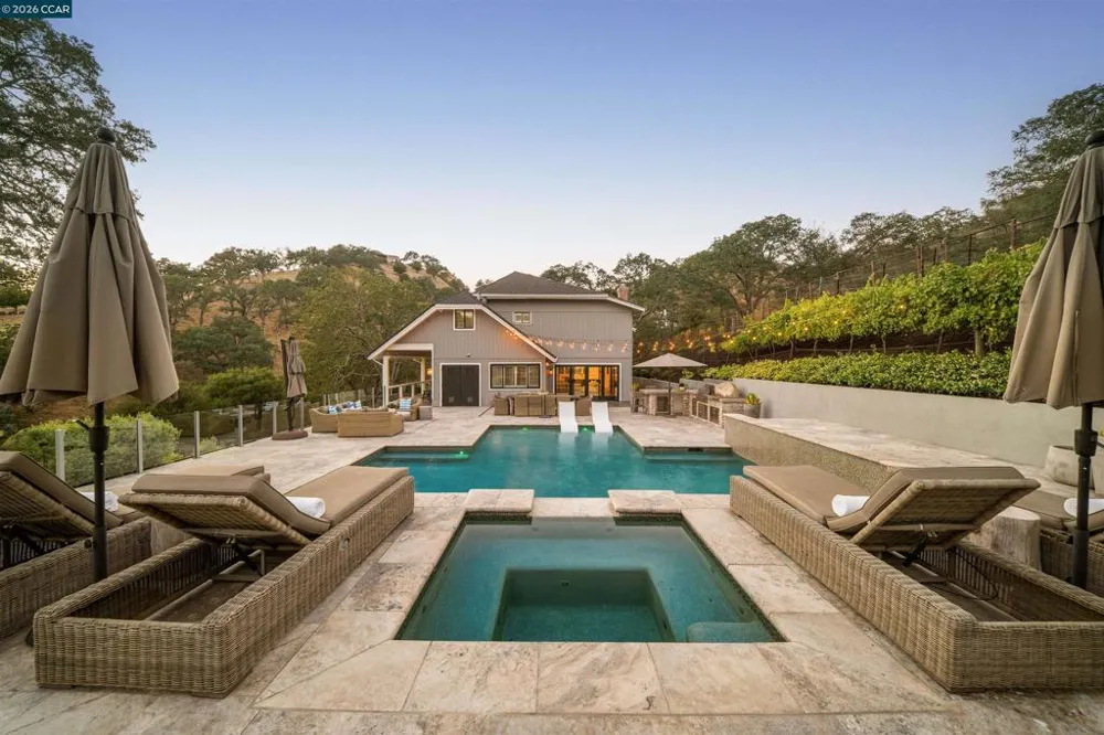 330 Twin Peaks Ln Alamo, CA 94507