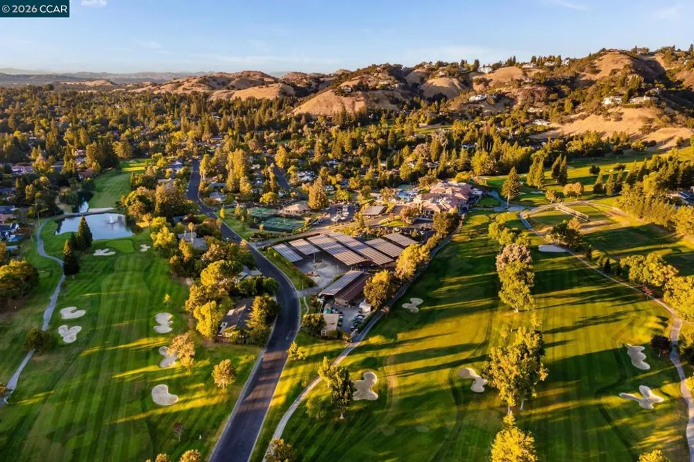 330 Twin Peaks Ln Alamo, CA 94507