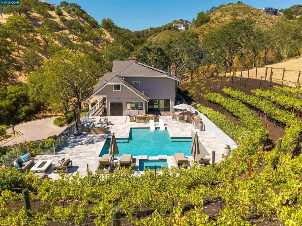 330 Twin Peaks Ln Alamo, CA 94507