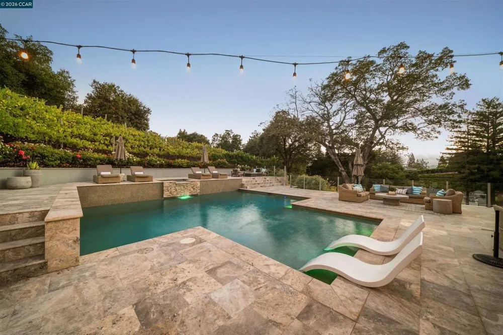 330 Twin Peaks Ln Alamo, CA 94507