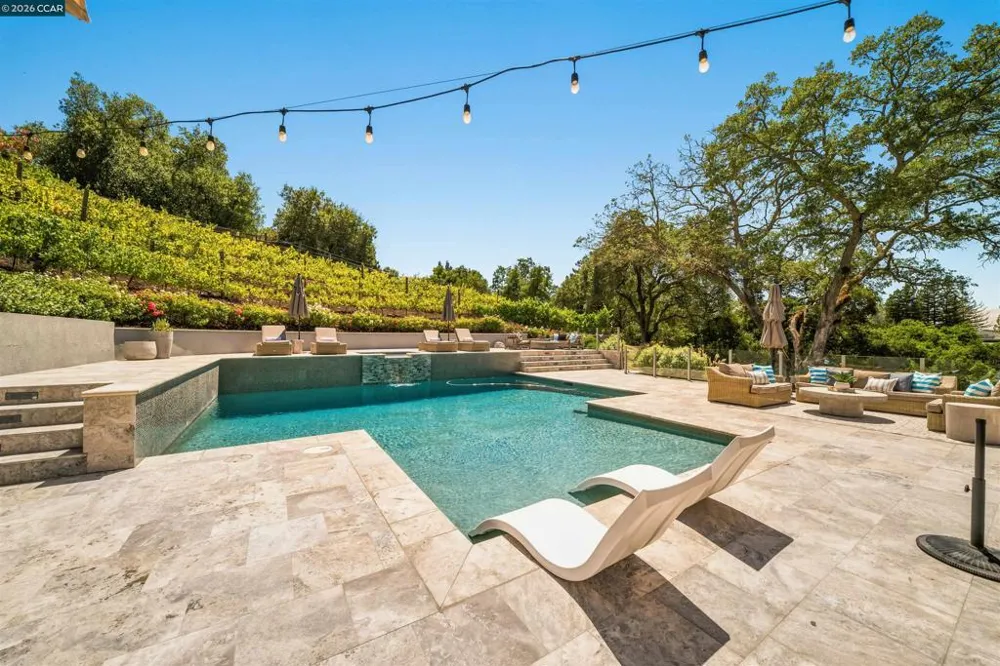330 Twin Peaks Ln Alamo, CA 94507