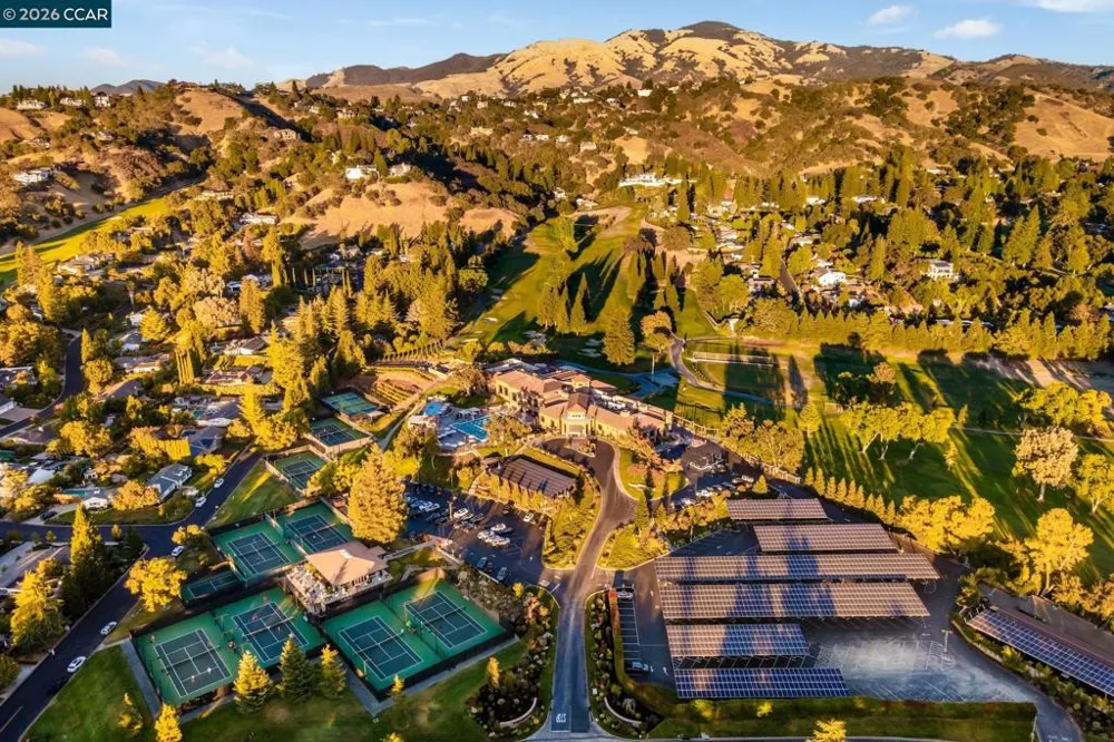 330 Twin Peaks Ln Alamo, CA 94507