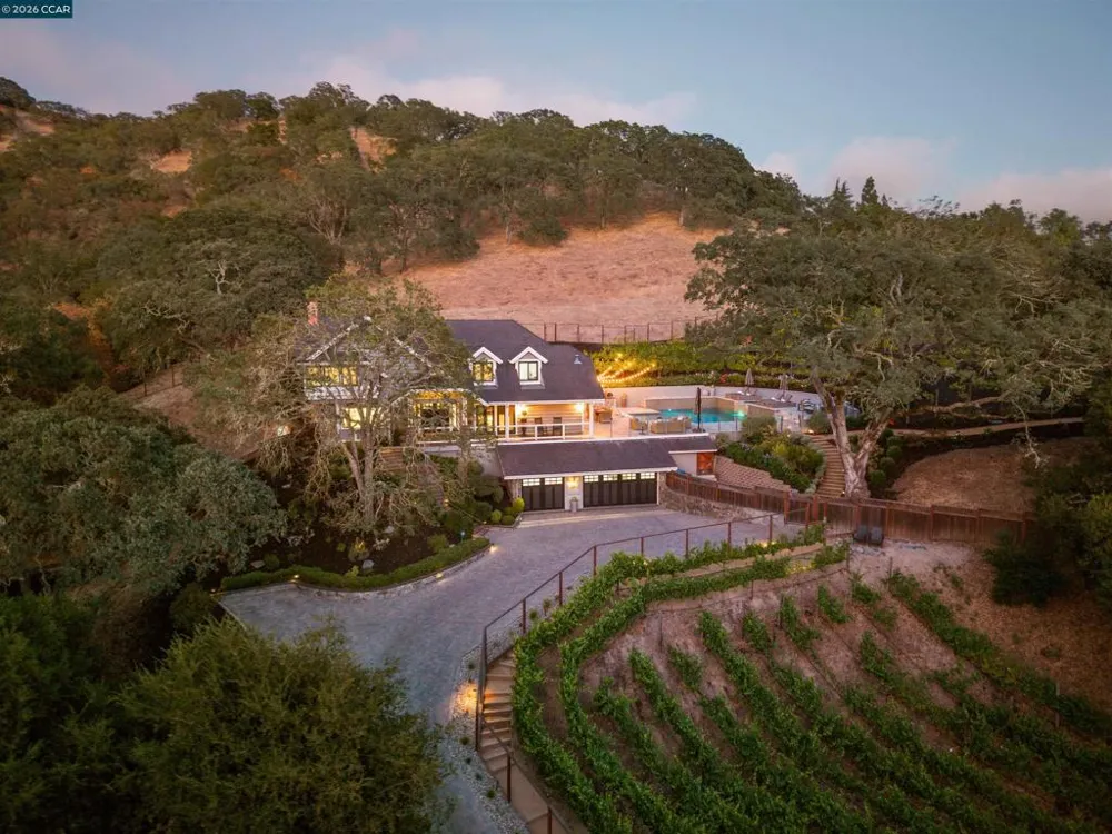 330 Twin Peaks Ln Alamo, CA 94507