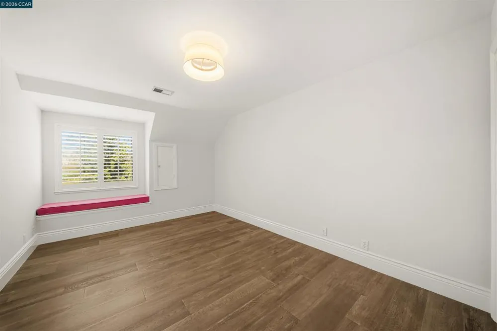 330 Twin Peaks Ln Alamo, CA 94507