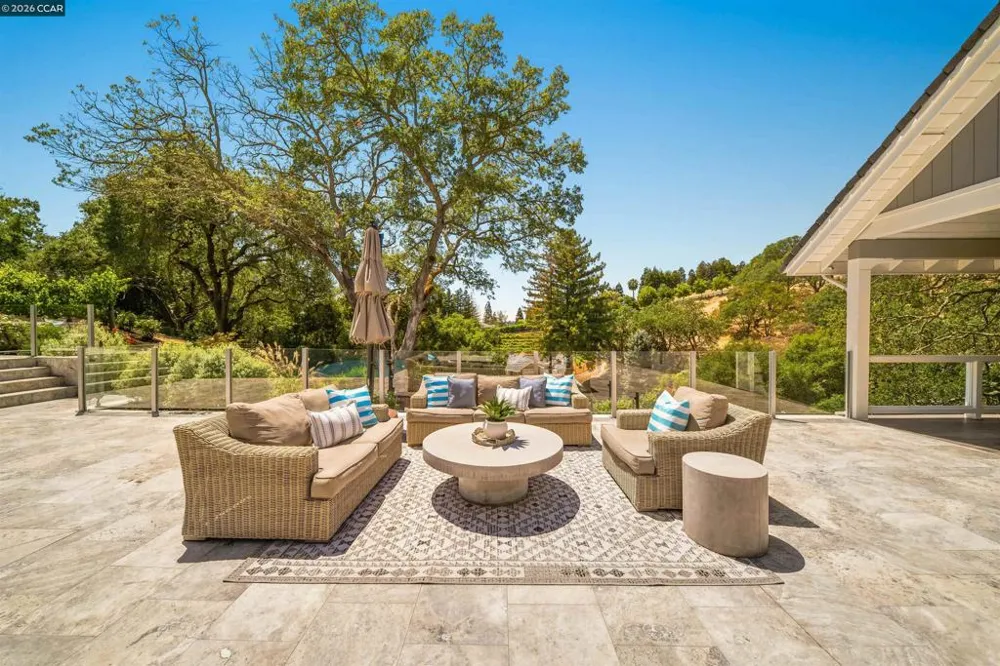 330 Twin Peaks Ln Alamo, CA 94507